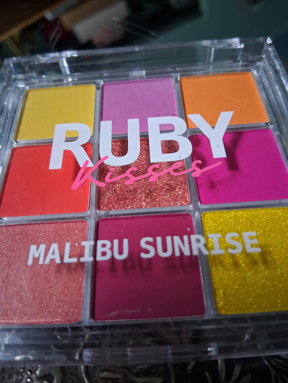 Malibu Sunrise Eyeshadow Palette — Pink, Yellow & Orange Shades - Picture 6 of 6
